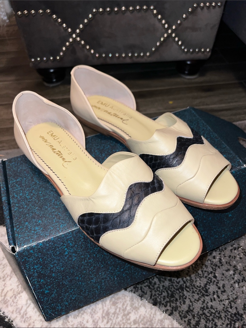 Emu Australia Cream and Black Wave-Detail Leather D'Orsay Flats